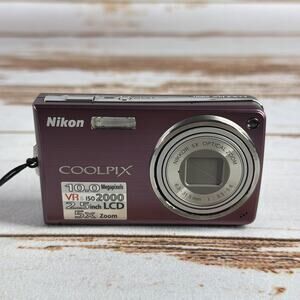 Nikon Coolpix S550 Digital Camera- Untested: Parts Only